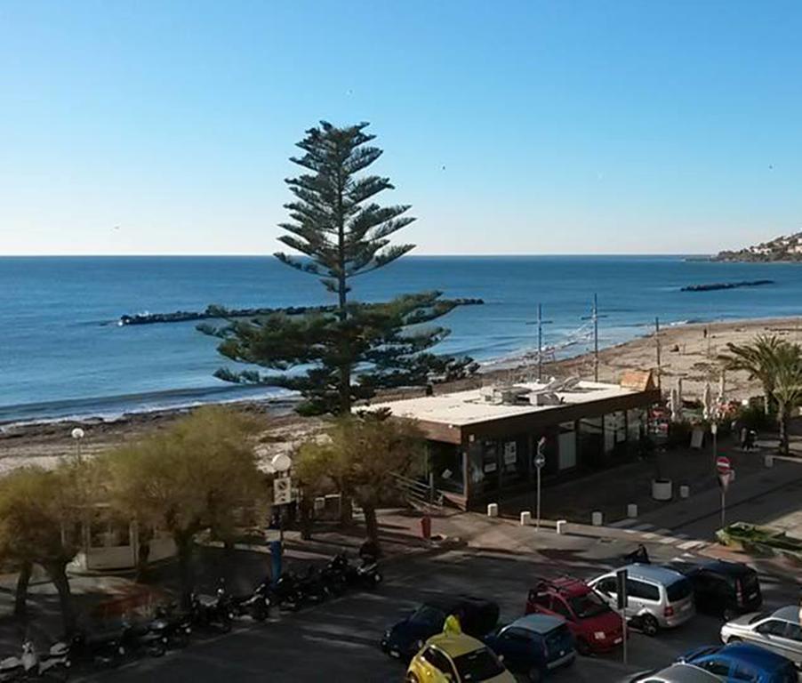 Hotel Jean Marie Arma di Taggia Kültér fotó